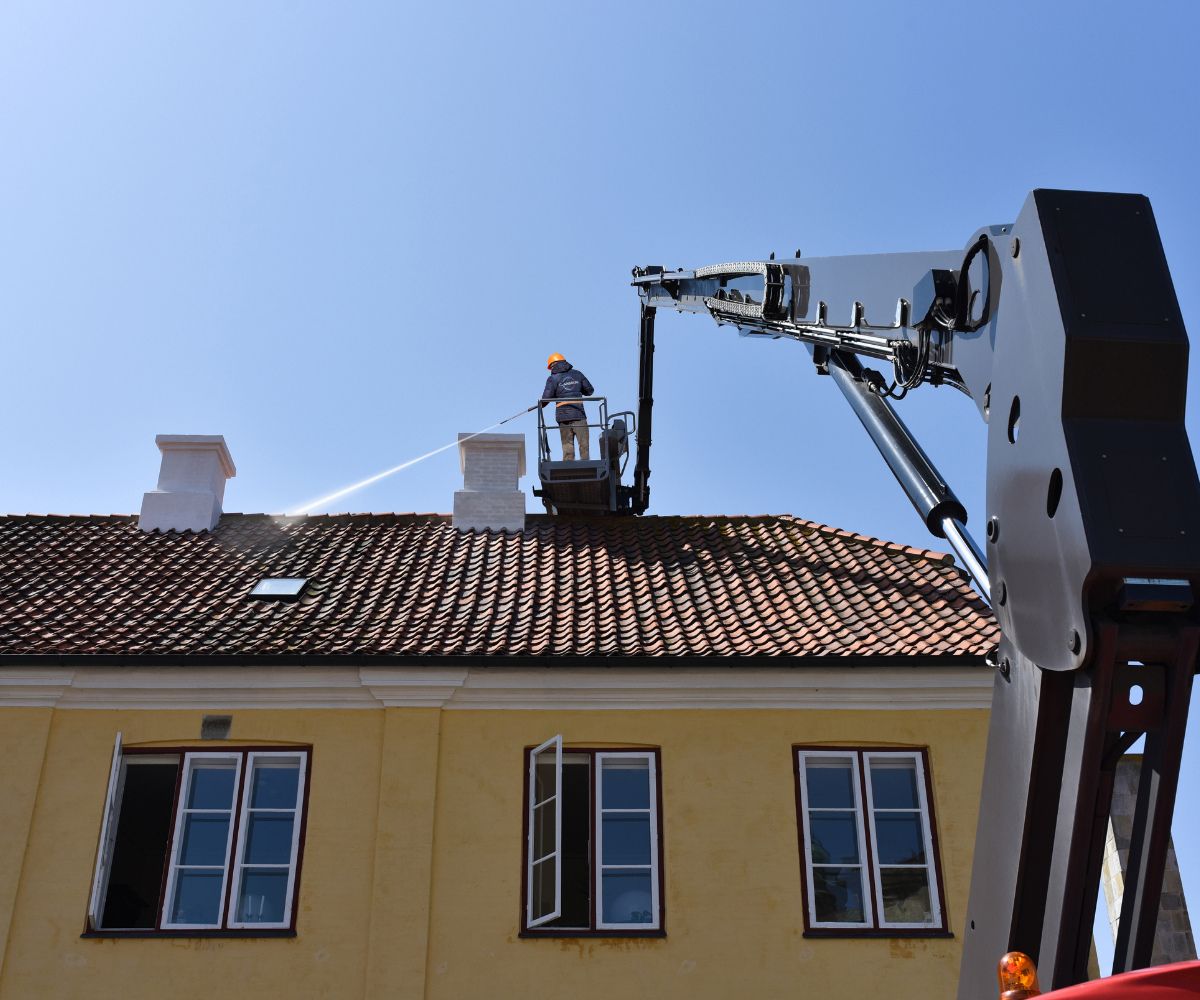 Dakreiniging_met_hoogwerker
